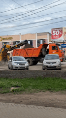 Baby with balloon spotted during street construction in Votkinsk