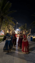 Women perform traditional Indian dance in Đà Nẵng