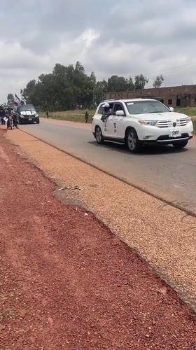 Political motorcade draws crowds in rural Nigerian community