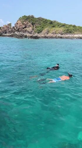 Tourist snorkeling activity recorded at Vietnam heritage waters