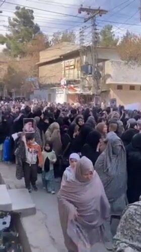 Crowds gather for memorial demonstration in Quetta streets
