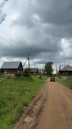 Morning scenes from rural Russian village documented by witness