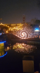 Traditional fire performance illuminates Chongqing waterway district