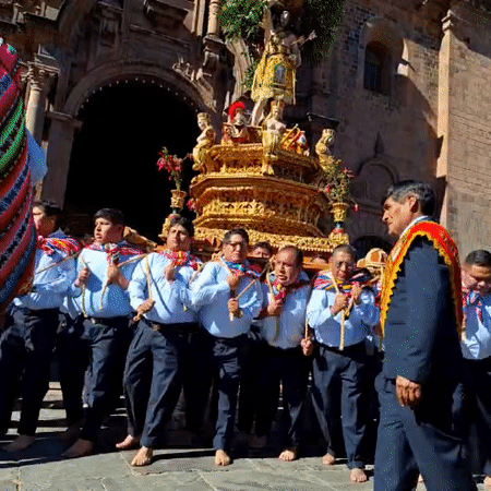 Religious procession with Virgin Mary floats draws crowds in Cuzco