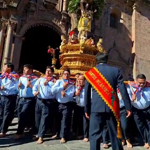Religious procession with Virgin Mary floats draws crowds in Cuzco