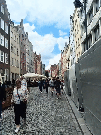 Strolling Gdańsk's Old Town streets, shops, and historic gateway