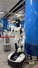 Humanoid robot spotted in Haizhu District subway station