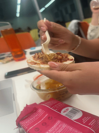 Late-night snack preparation captured in Mexico City