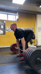 Morning weightlifting session captured at Blagoveshchensk gym