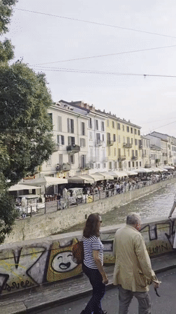 Witnesses document ordinary Milan street life during afternoon hours