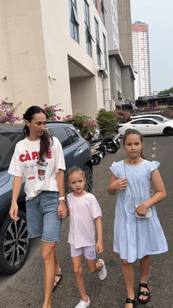 Morning life snapshots captured across Nha Trang neighborhood