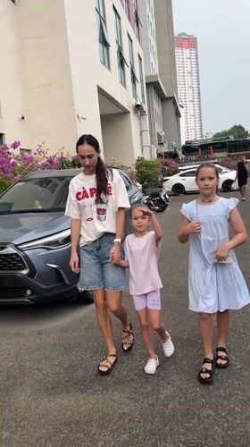 Morning life snapshots captured across Nha Trang neighborhood