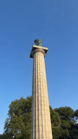 Outdoor music event draws crowd to Brooklyn monument park