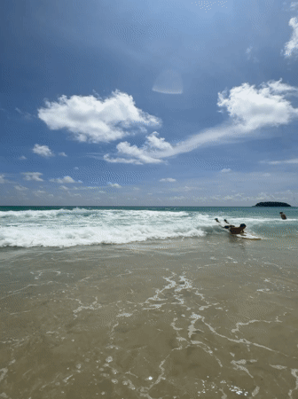 Quiet morning at Karon Beach, selfies and surf