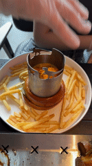 Restaurant diners enjoy burgers, ribs and drinks in Saratov