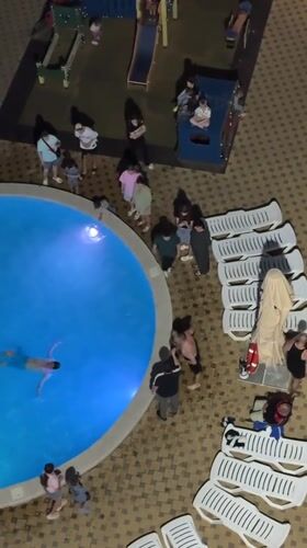 Evening resort activities documented in Anapa, Russia