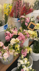 LA farmers market flower vendors active Sunday evening