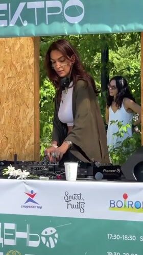 Outdoor wellness and music festival underway in a Moscow park