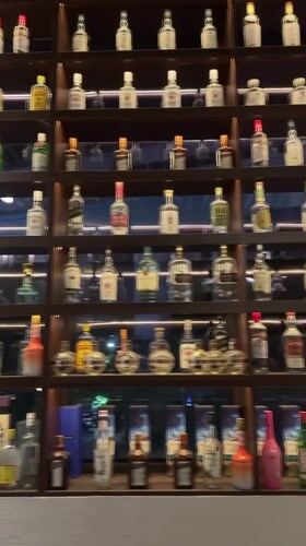 Casual documentation of bar, cityscape, bridge scenes in Yuzhong District