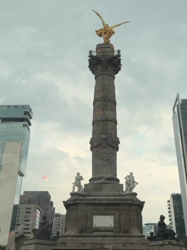 Angel of Independence monument documented by witnesses in Mexico City