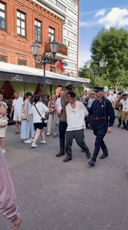 WWII reenactment and public celebrations fill Brest city center