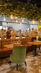 Chef prepares traditional khachapuri for applauding staff in Yekaterinburg