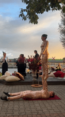 Acrobatics and live piano at a Berlin waterfront sunset event