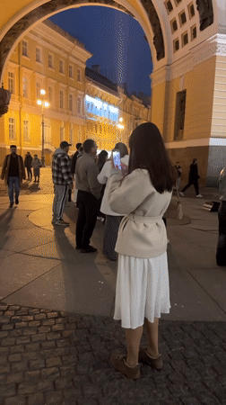 Evening pedestrian activity observed across central Saint Petersburg landmarks
