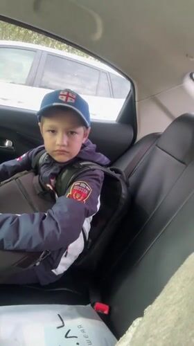 Child passenger observed in vehicle in Abakan, Russia