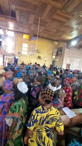 Church service draws colorful congregation in Nkpor, Nigeria