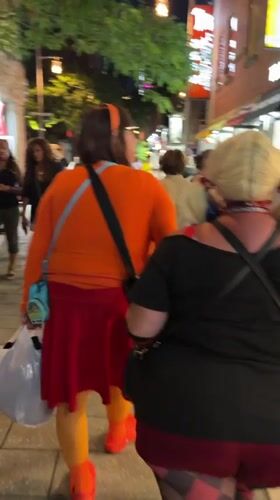 Velma costume spotted on Montreal streets at night