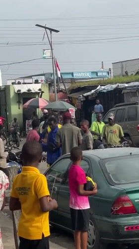 Street fight erupts at busy outdoor market in Ado, Nigeria