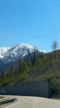 Mountain drive captured on video in Estosadok, Russia
