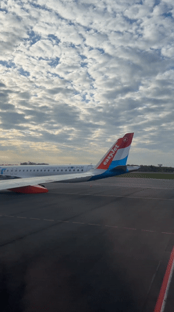 Morning aircraft activity documented at Luxembourg Airport