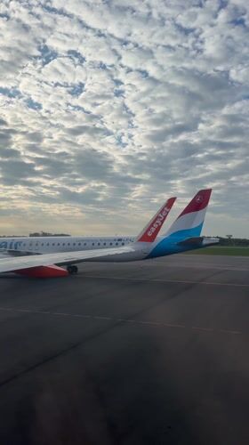 Morning aircraft activity documented at Luxembourg Airport