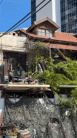 Morning snapshots capture quiet residential life in Tel Aviv