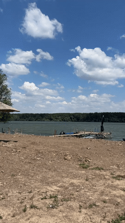 Peaceful riverbank and rural road scenes documented in Grocka