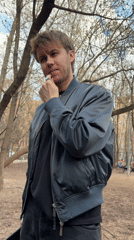 Casual afternoon moments documented in Moscow park
