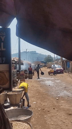 Morning market scenes documented in Dutsen Alhaji, Nigeria