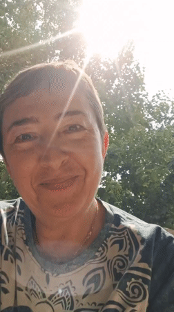 Sunny morning in Gatchina: selfies and wildflowers