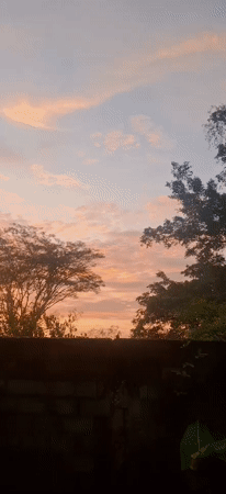 Witness documents complete sunset sequence in Vallecito, Venezuela