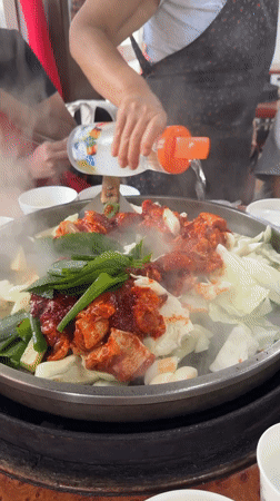 Dakgalbi being cooked fresh at a Chuncheon restaurant