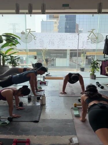Fitness class documented at Puebla gym studio