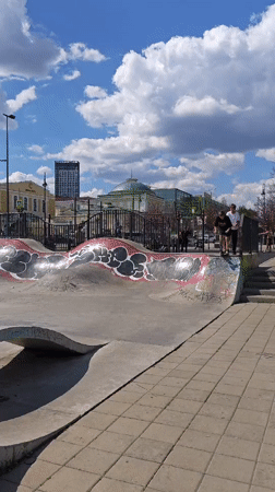 Morning park life captured across Yekaterinburg skateparks and pathways