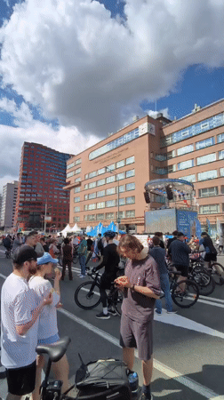 Cycling festival draws crowds to Moscow streets near Agriculture Ministry