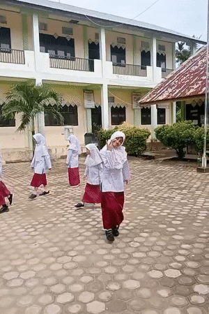 School day activities in Keudekrueng, Indonesia