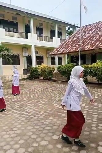 School day activities in Keudekrueng, Indonesia