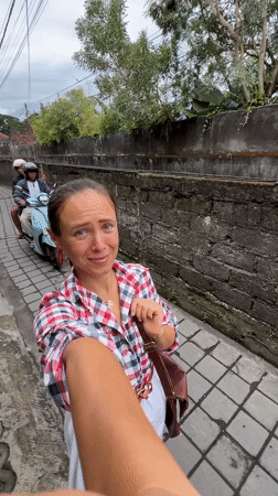 Tourist captures selfies and rice paddies in Ubud