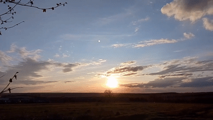 Rural sunset documented across 15 minutes in Khlevnoye, Russia