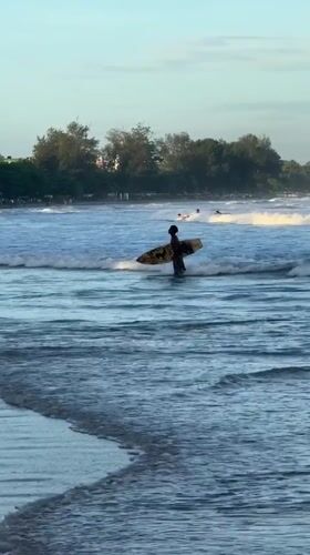 Golden hour beach scene documented in Peleana, Sri Lanka